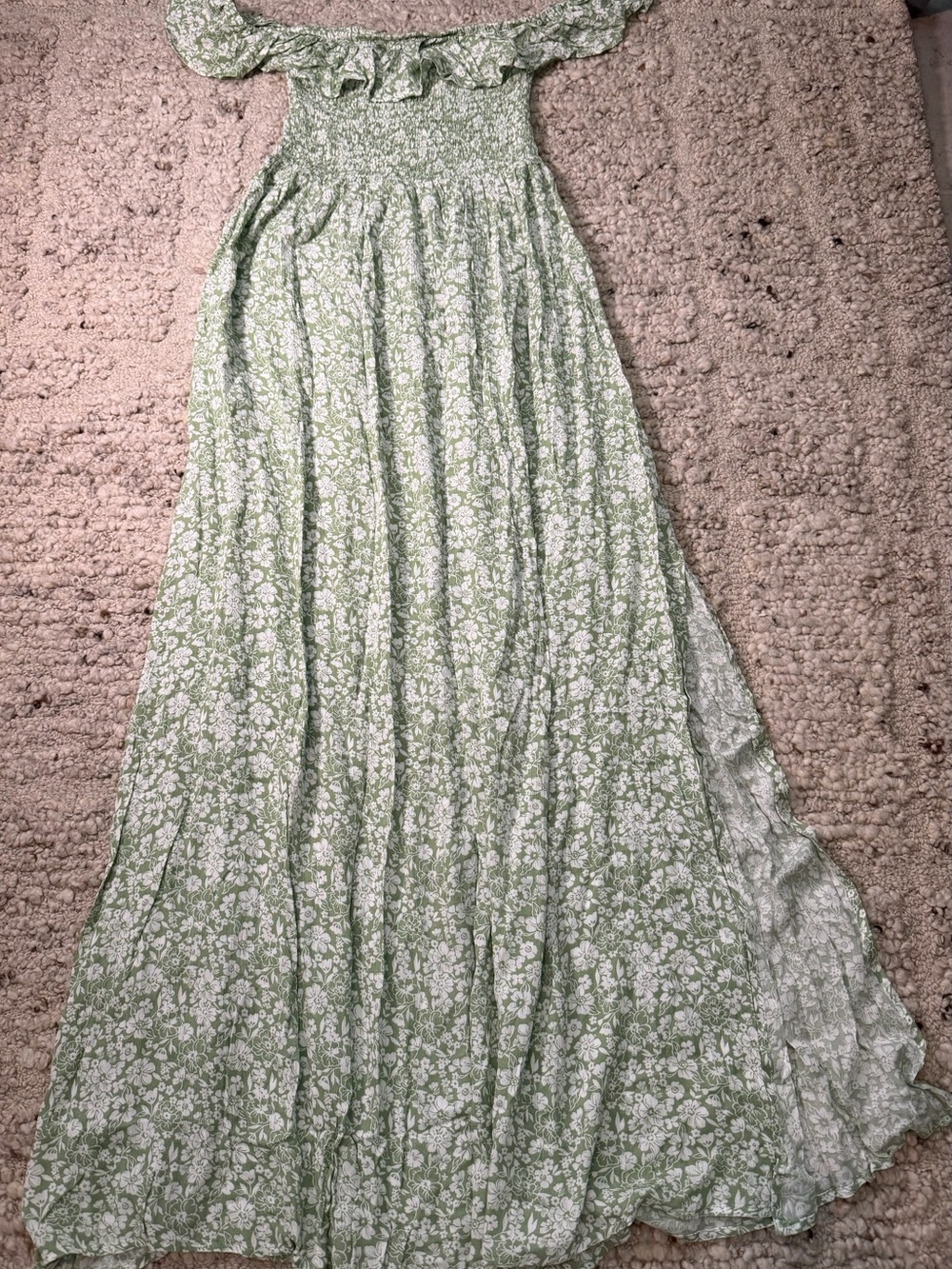 Off the shoulder Green Floral Maxi Dress